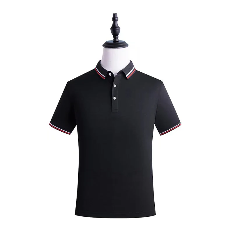 Kısa kollu bir polo gömlek hem moda hem de rahat olabilir?